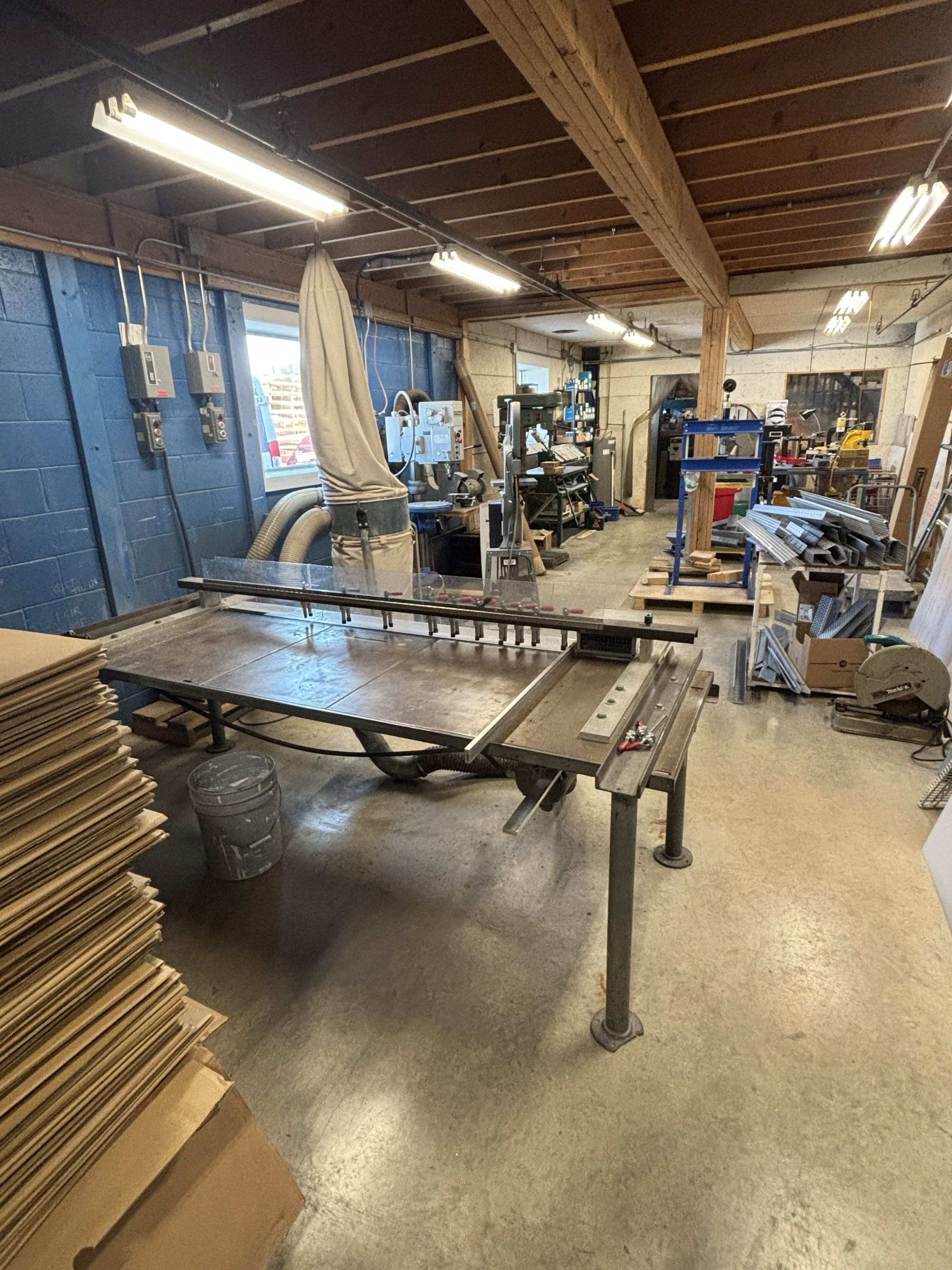 Fabrication workshop with machinery